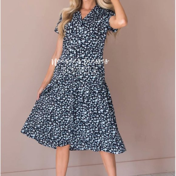 Neesee's Dresses Blue Floral Midi Dress - Picture 6 of 9